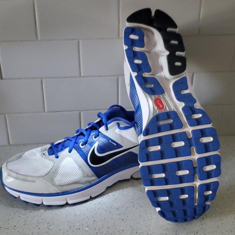 Nike Size 17 Pegasus 28